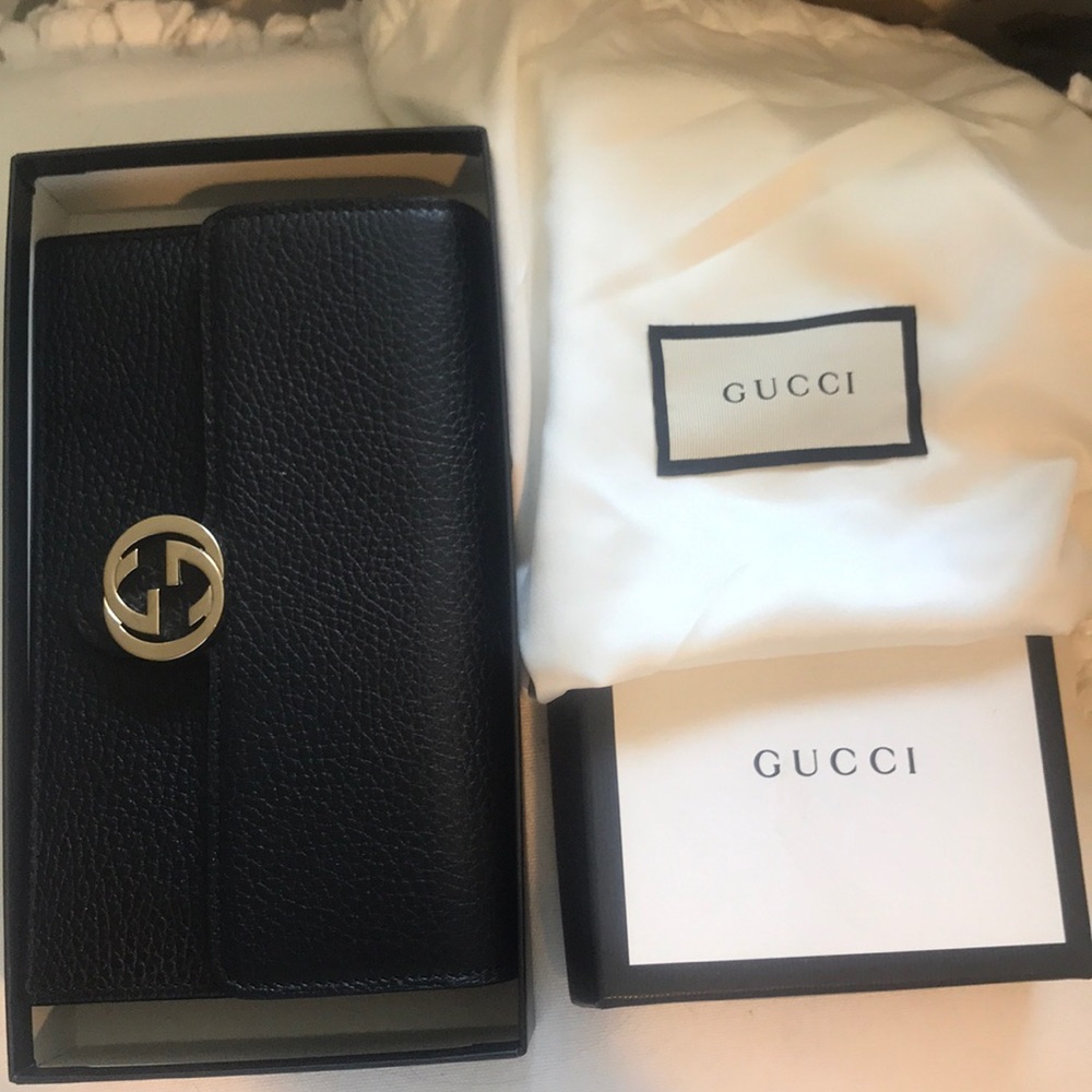GUCCI wallet on a chain/ crossbody